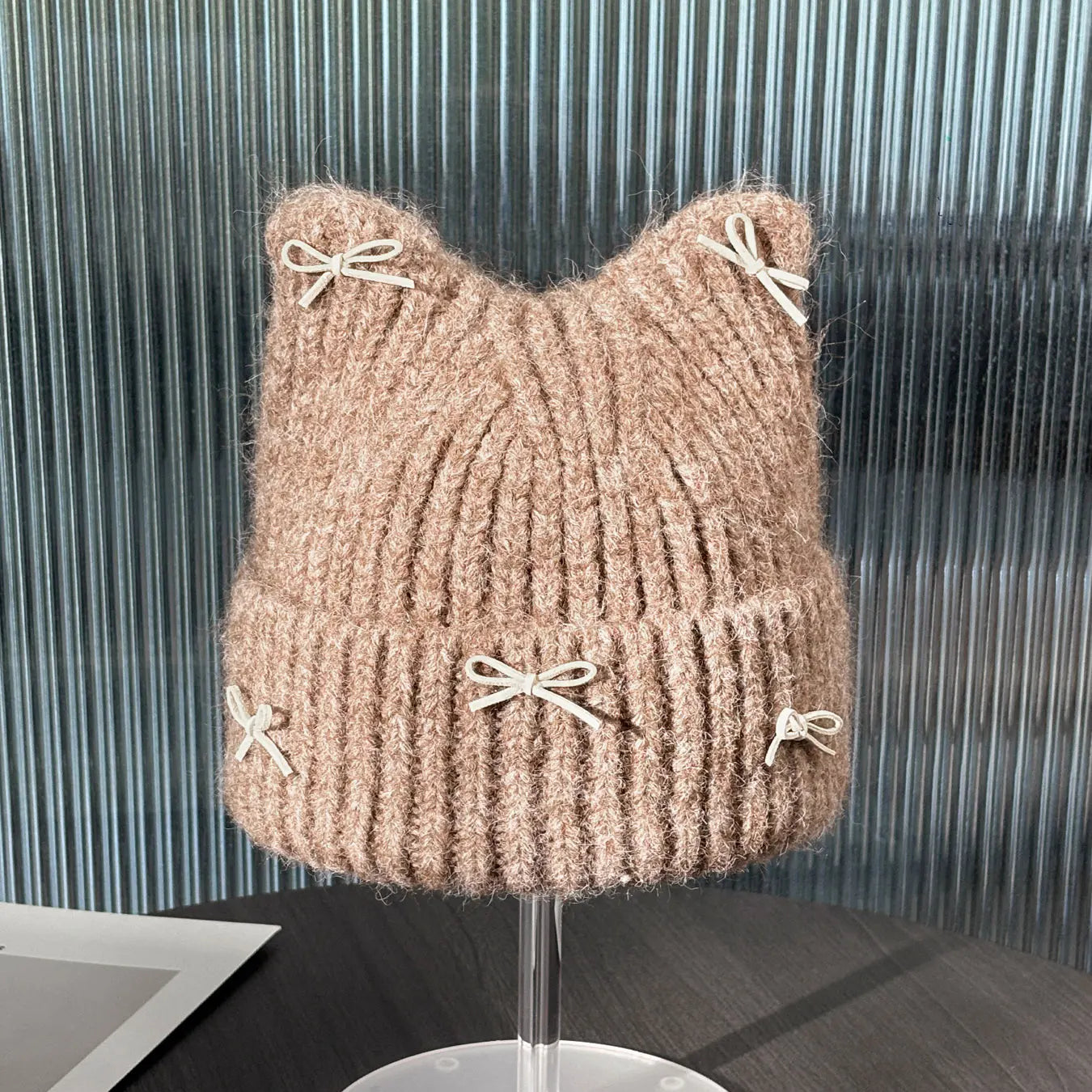 Handmade Bow-Knitted Hat, Cat Ear Design, Fashionable and Warm Woolen Hat, Windproof Pullover Hat, Casual Cold Weather Hat, Suitable as Clothing Accessories for Autumn and Winter Cold Weather