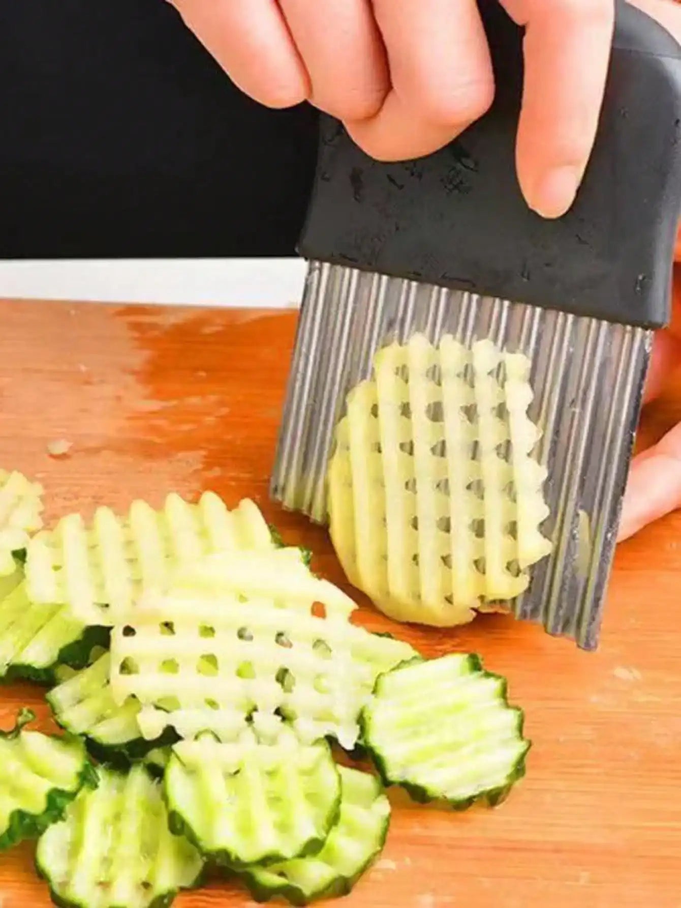 1Pc Stainless Steel Wave-Shaped Potato Slicer: Multifunctional for Fresh Fruits, Vegetables, Salads, Carrots, Potatoes, French Fries - Durable Stainless Steel Blade - Perfect for Home Kitchen