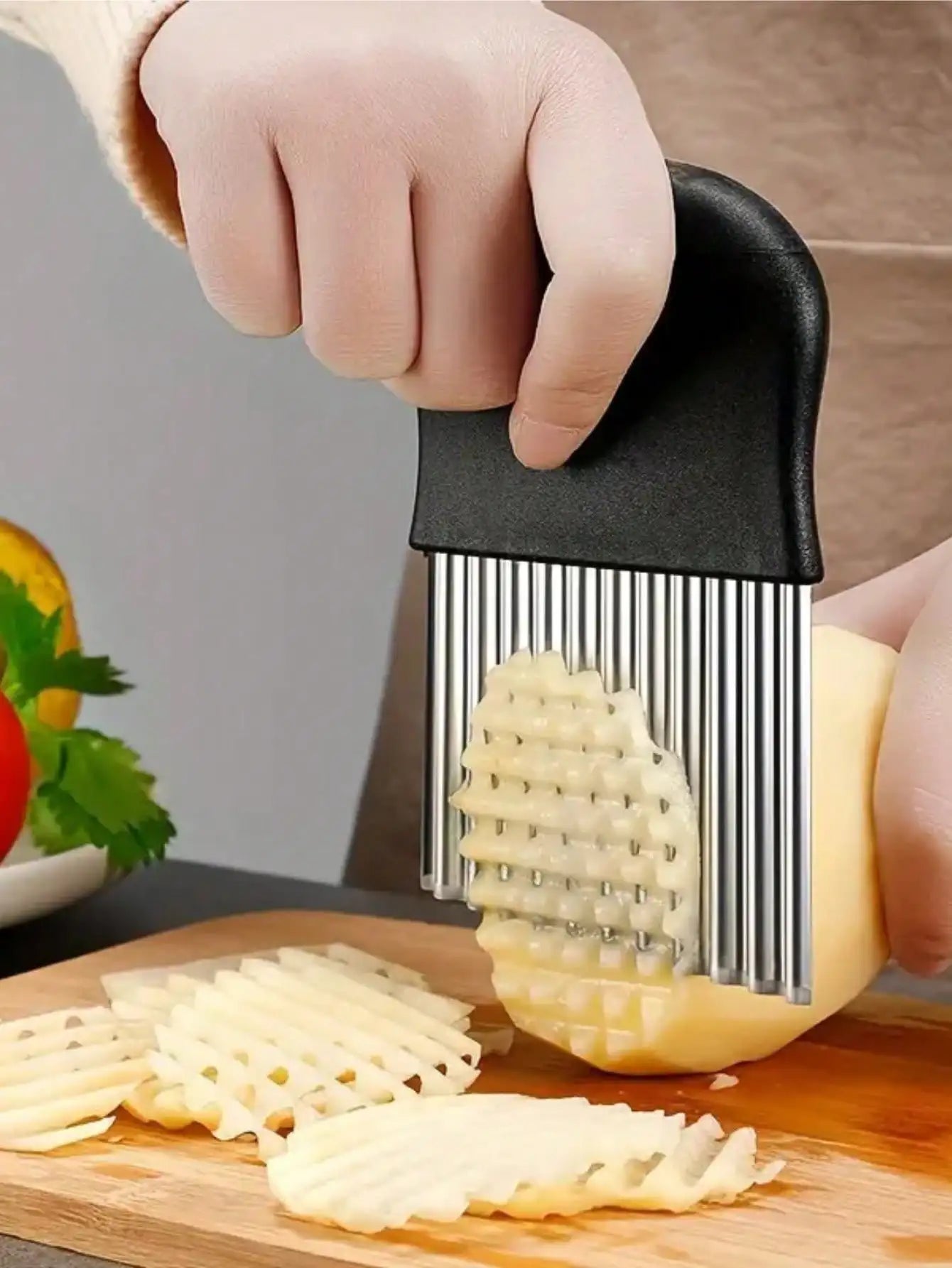 1Pc Stainless Steel Wave-Shaped Potato Slicer: Multifunctional for Fresh Fruits, Vegetables, Salads, Carrots, Potatoes, French Fries - Durable Stainless Steel Blade - Perfect for Home Kitchen