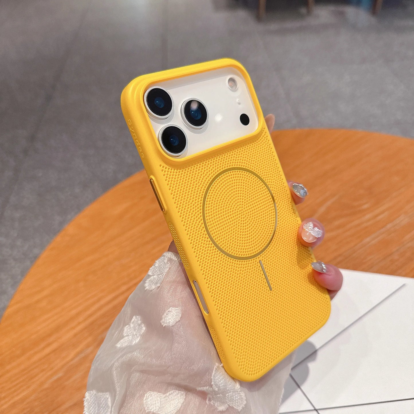 Cooling Heat Dissipation Magnetic Phone Case for iPhone 17 16 15 14 13 12 11 Pro Max Plus 17Pro Breathable Shockproof Back Cover