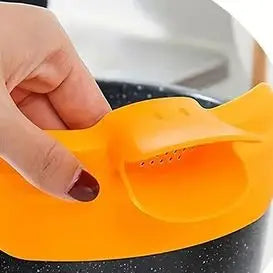 Silicone Pot Side Drainage Guide Nozzle Anti-Spill Cute Duckbill Shape Kitchen Soup Pouring Funnel Clip Spaghetti Funnel Filter