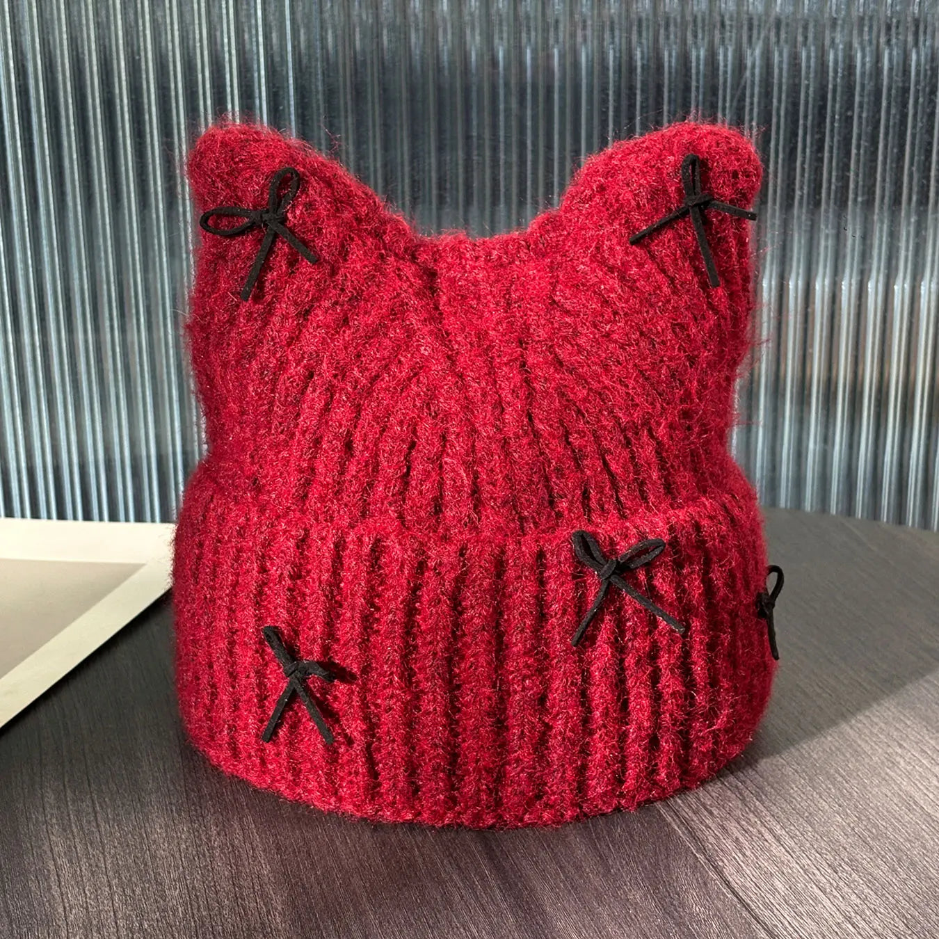 Handmade Bow-Knitted Hat, Cat Ear Design, Fashionable and Warm Woolen Hat, Windproof Pullover Hat, Casual Cold Weather Hat, Suitable as Clothing Accessories for Autumn and Winter Cold Weather