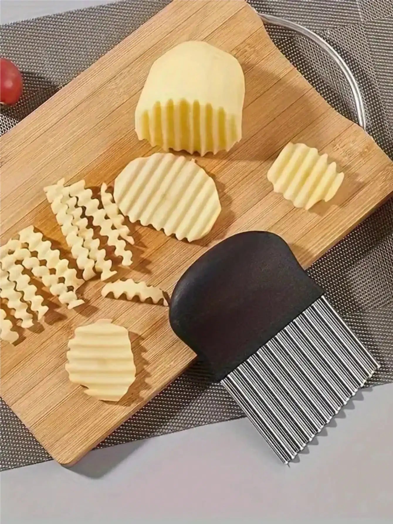 1Pc Stainless Steel Wave-Shaped Potato Slicer: Multifunctional for Fresh Fruits, Vegetables, Salads, Carrots, Potatoes, French Fries - Durable Stainless Steel Blade - Perfect for Home Kitchen