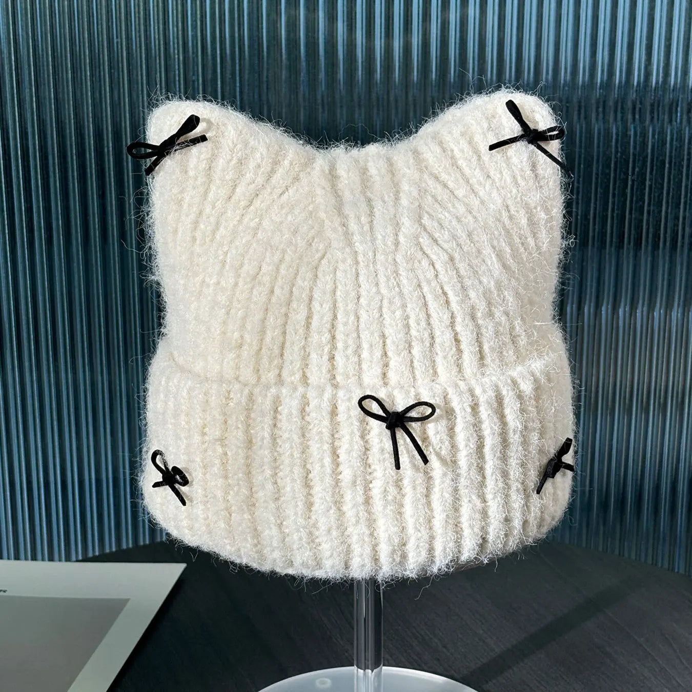 Handmade Bow-Knitted Hat, Cat Ear Design, Fashionable and Warm Woolen Hat, Windproof Pullover Hat, Casual Cold Weather Hat, Suitable as Clothing Accessories for Autumn and Winter Cold Weather