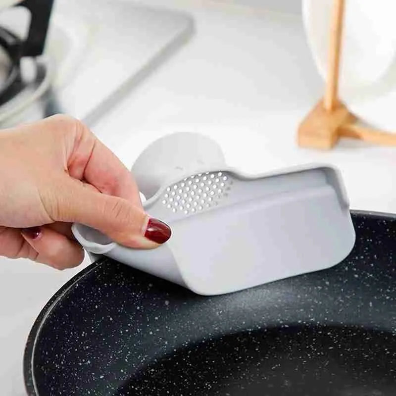Silicone Anti-spill Duckbill Drain Pans Leak-proof Pot with Round Mouth Edge Liquid Deflector Funnel Soup Diversion Kitchen Tool