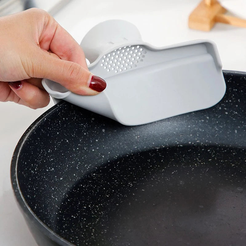 Silicone Pot Side Drainage Guide Nozzle Anti-Spill Cute Duckbill Shape Kitchen Soup Pouring Funnel Clip Spaghetti Funnel Filter
