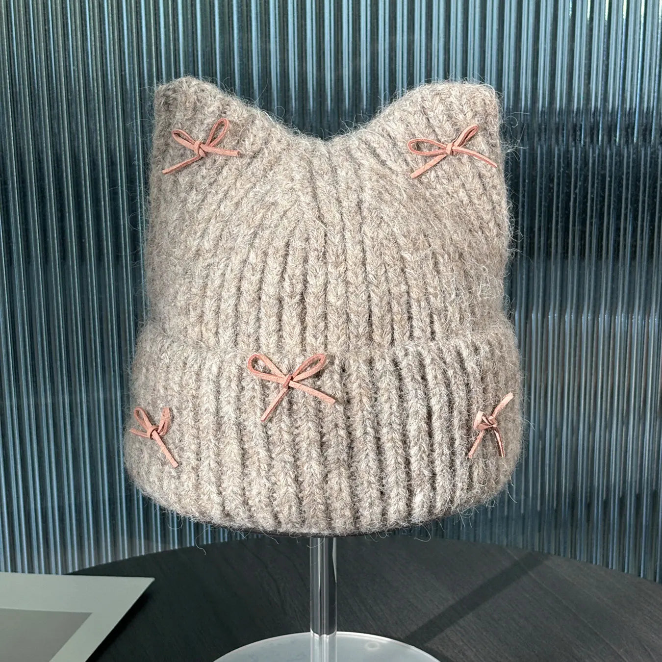 Handmade Bow-Knitted Hat, Cat Ear Design, Fashionable and Warm Woolen Hat, Windproof Pullover Hat, Casual Cold Weather Hat, Suitable as Clothing Accessories for Autumn and Winter Cold Weather